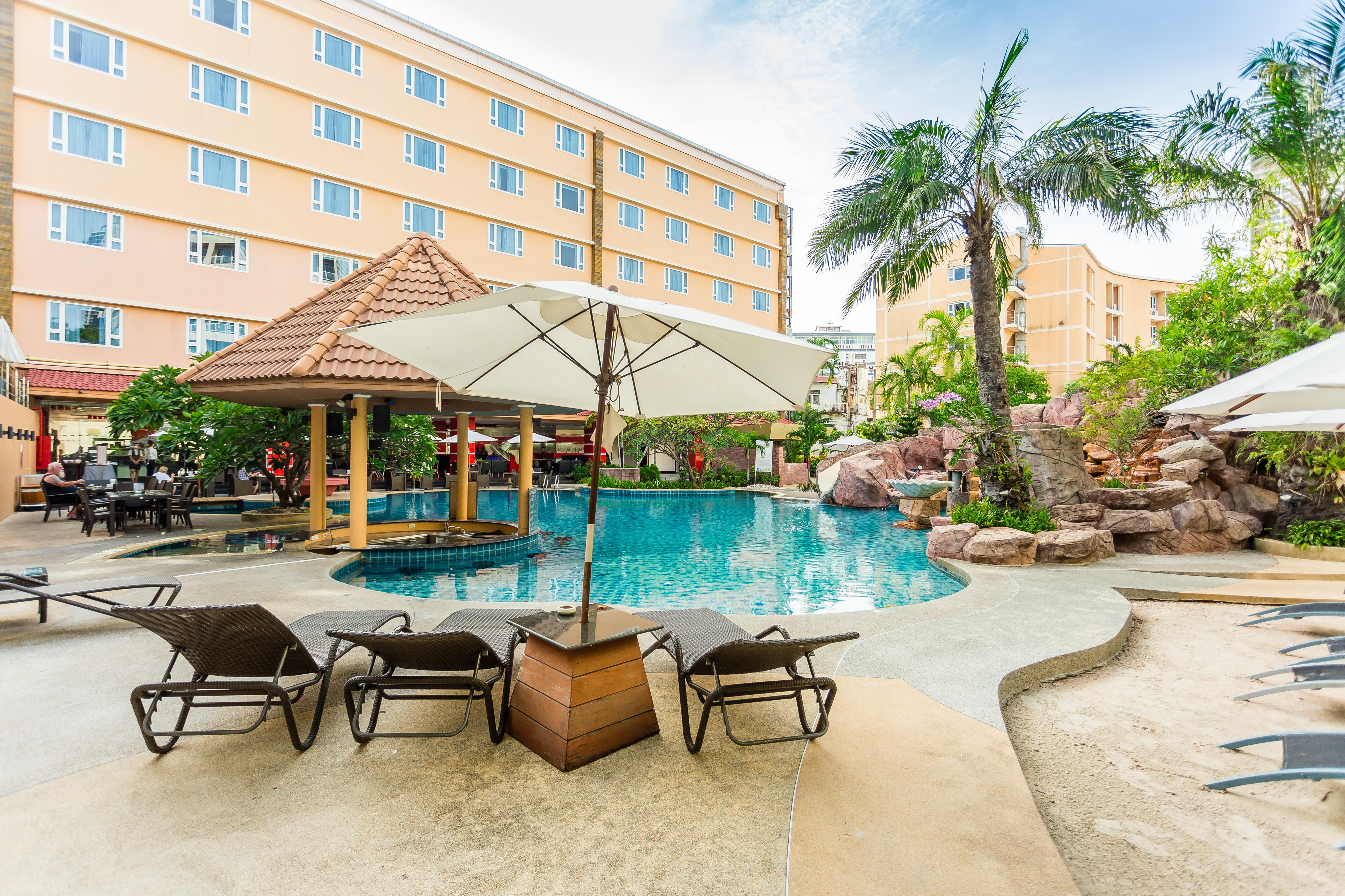 Nova Platinum Hotel Pattaya Exterior foto